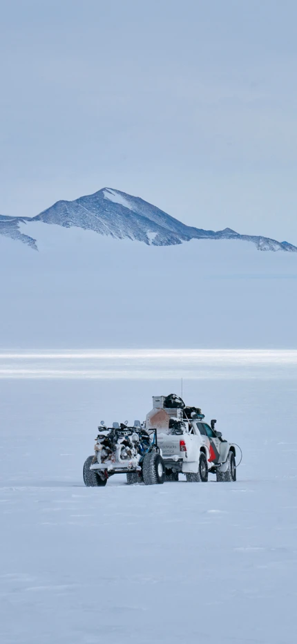 Driving expedition across Antarctica