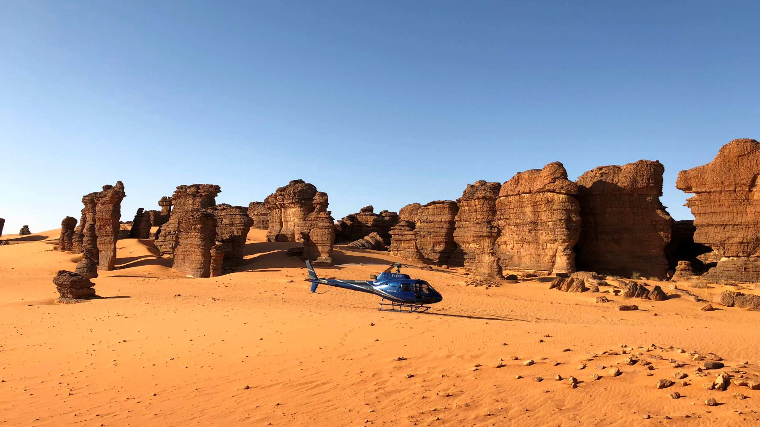 Helicopter safari over Ennedi and Tibesti Mountains in Chad