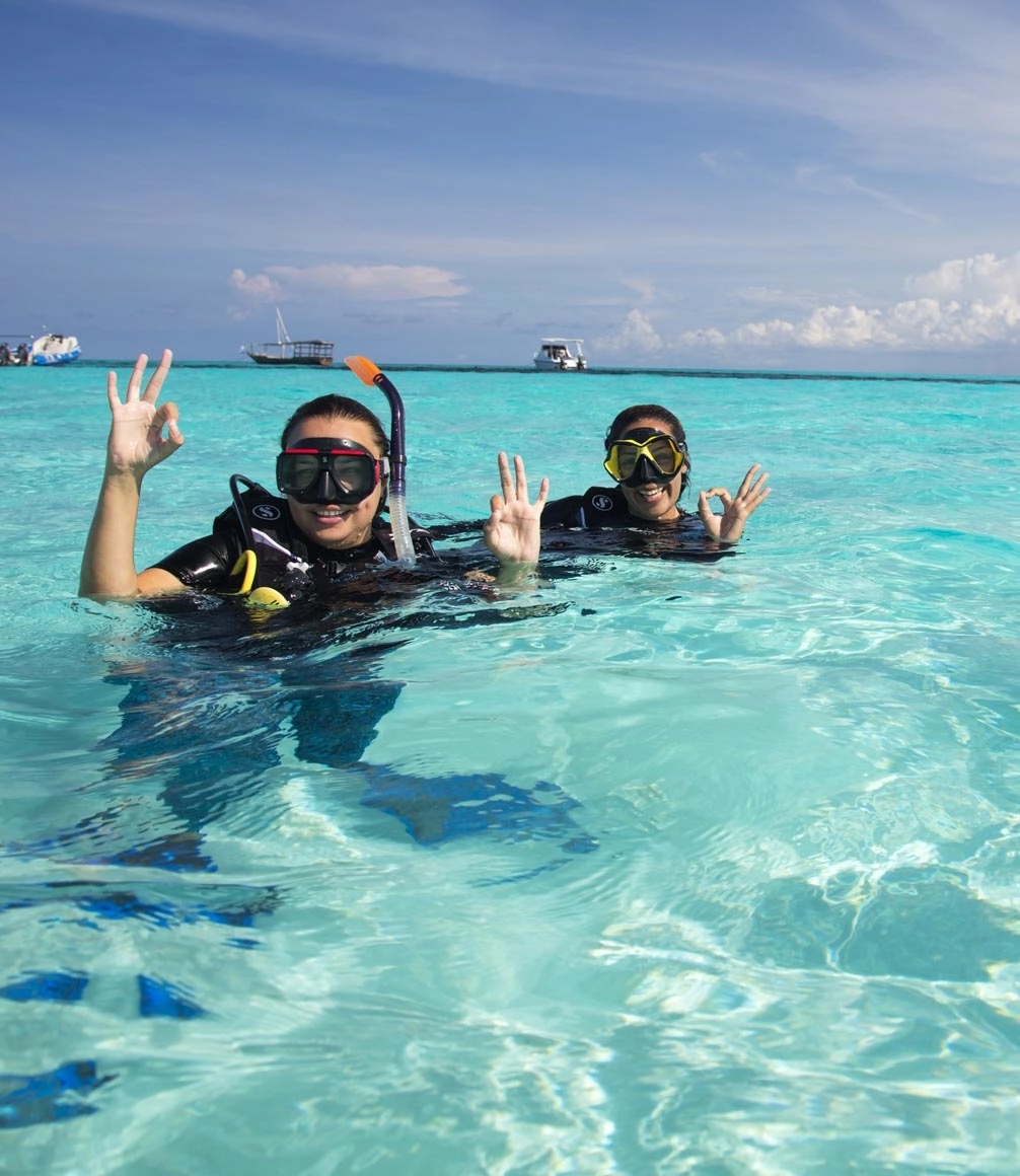 padi course scuba diving at mnemba island