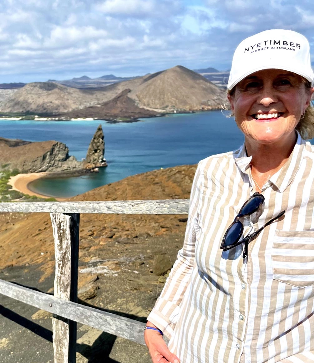 viewpoint image overlooking the galapagos islands