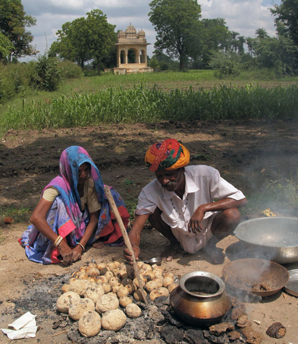 community cooking at shahpura garh in rajasthan