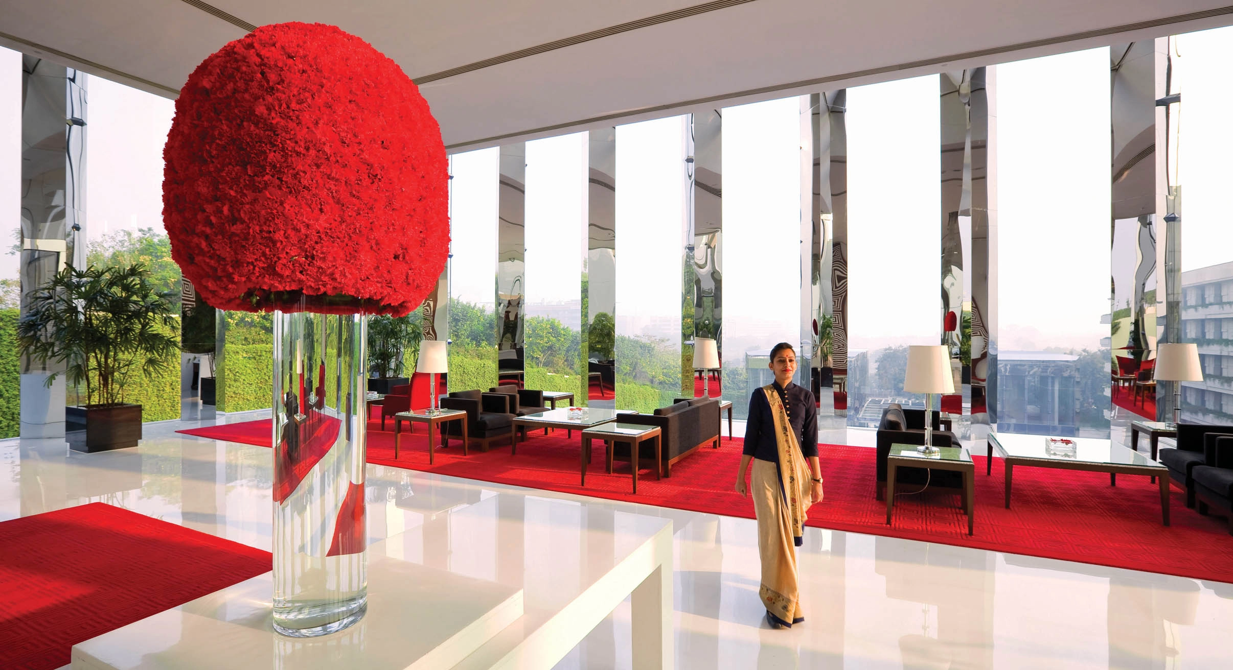 the lobby at oberoi gurgaon in delhi, india